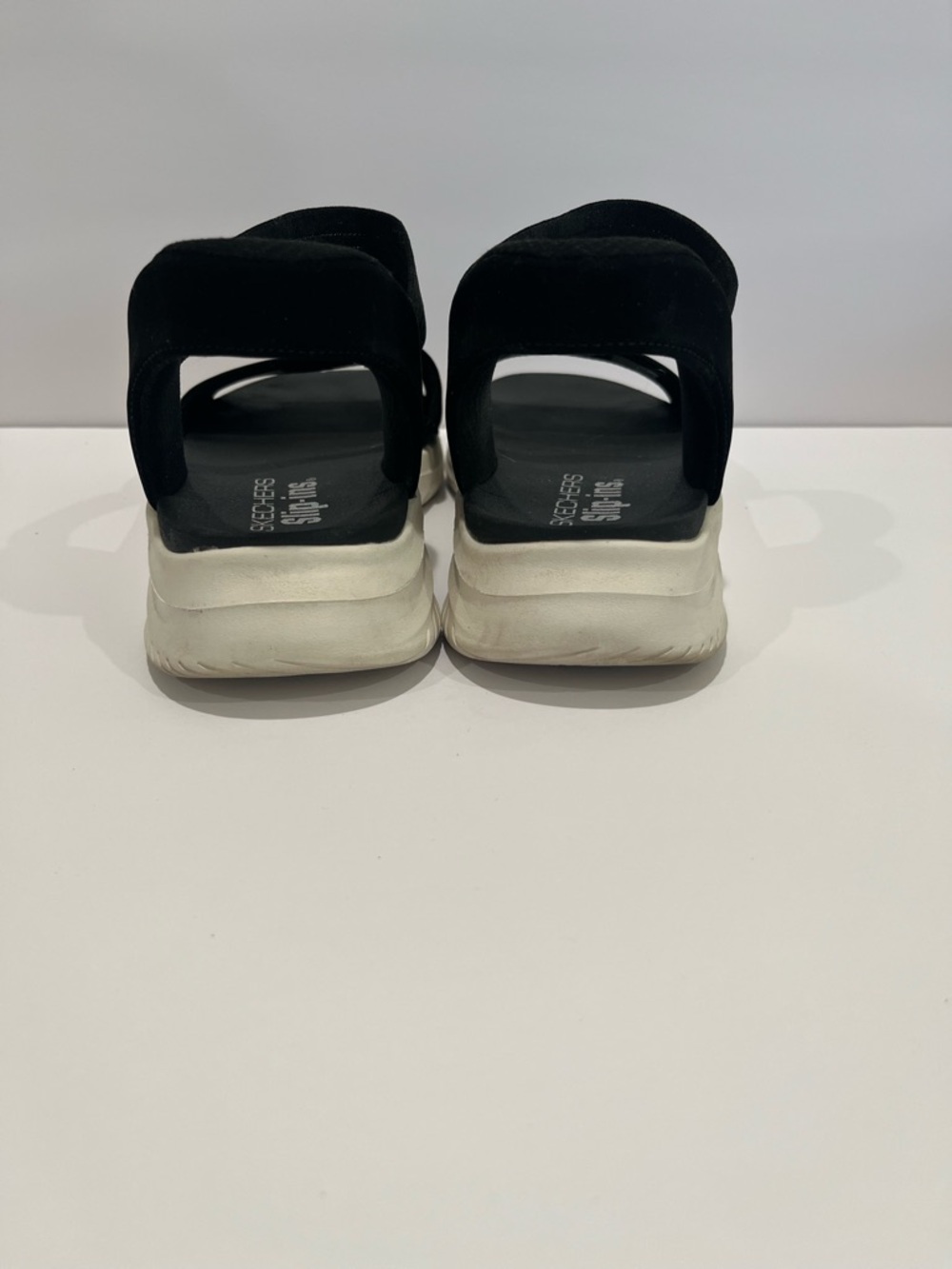 Sketchers Black Elastic Strap Slip-In Lightweight Cushion Women's Casual Sandals - Picture 3 of 10